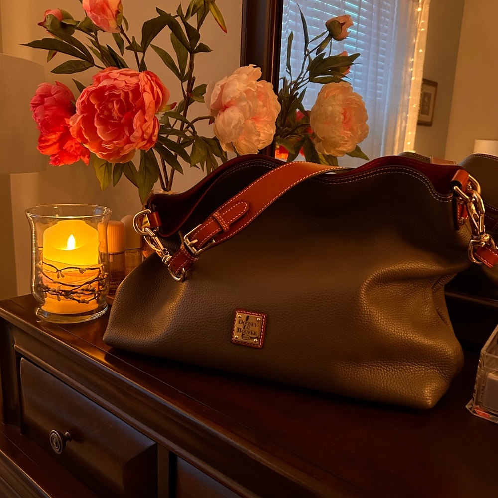 Dooney & Bourke Tan Leather Shoulder Bag *Like New Condition* Dust Bag Included